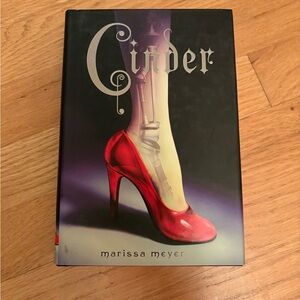 Cinder by Marissa Meyer - Red and Black Cover